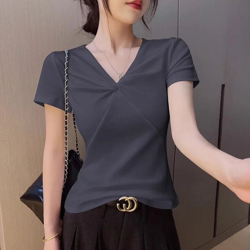 Summer V-neck Crew Neck T-Shirt: Minimalist Design, Twisted Detail, Slim-Fit, Slimming Top, Trendy Ribbed Stretch Fabric